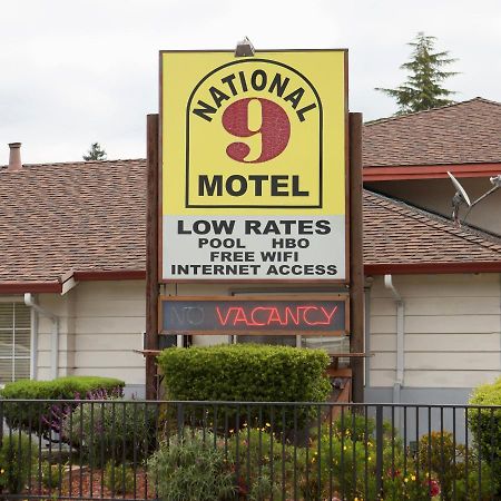 National 9 Motel Santa Cruz Exterior photo