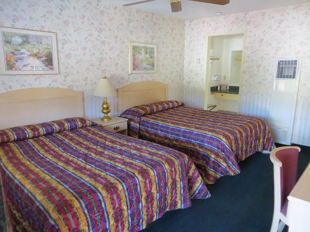 National 9 Motel Santa Cruz Exterior photo