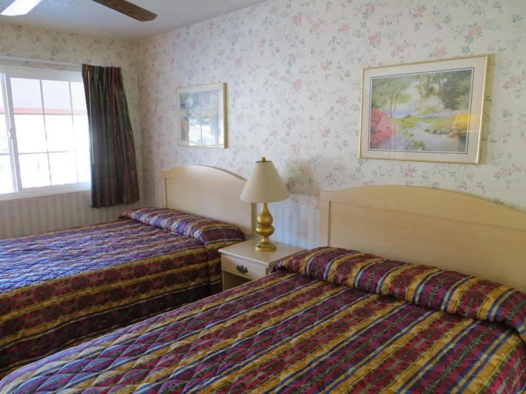 National 9 Motel Santa Cruz Exterior photo